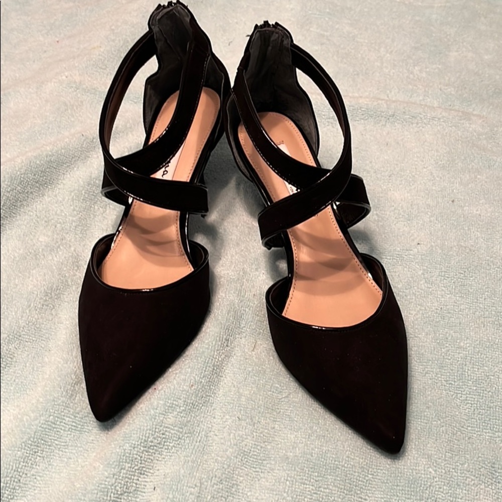 Nina of New York Black Suede Shoes. Size 8 1/2 M.